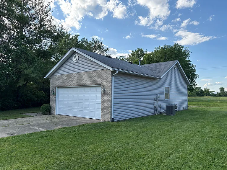 753 Forest Green Dr — Photo 3
