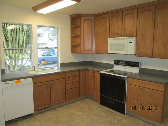 4th image of 29810 42nd Ave S