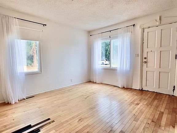 5th image of 409 N 3rd Ave E