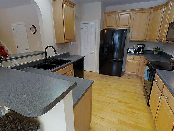 4th image of 1620 Cavell Ct