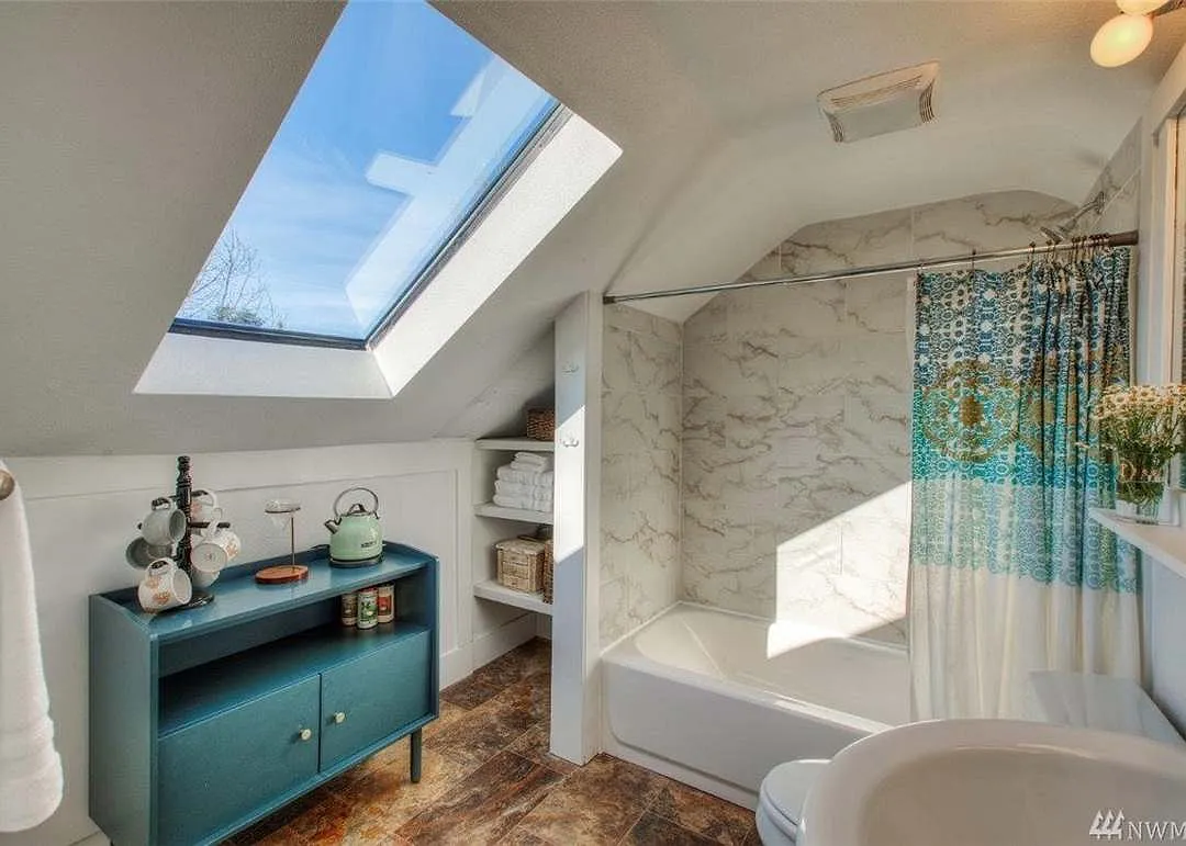 6 bed, 3775 sqft, $895 — Photo 2