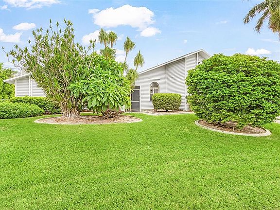 2nd image of 4903 SW 11th Pl