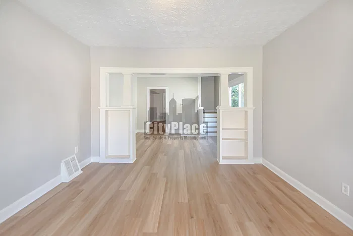 3 bed, 1.0 bath, 1264 sqft, $1,195 — Photo 4