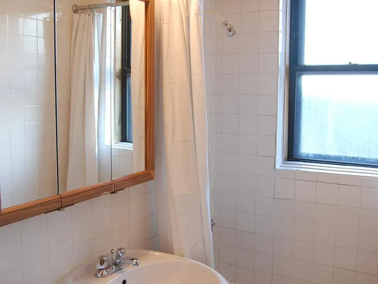 644 West Surf — Photo 24