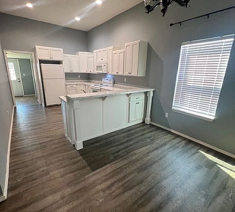 Dining Room & Kitchen