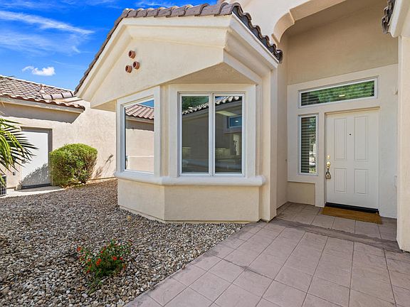 4th image of 36560 Blue Palm Dr