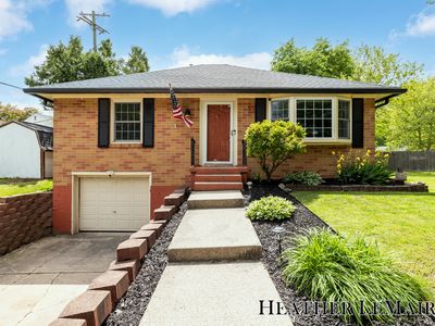 2206 Tremont Blvd NW, Grand Rapids, MI, 49504