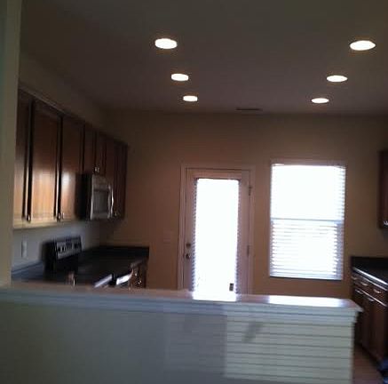 Kitchen- 6 recessed lights