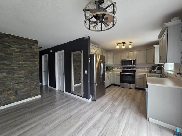 4409 W Antelope Dr, Sioux Falls, SD 57107