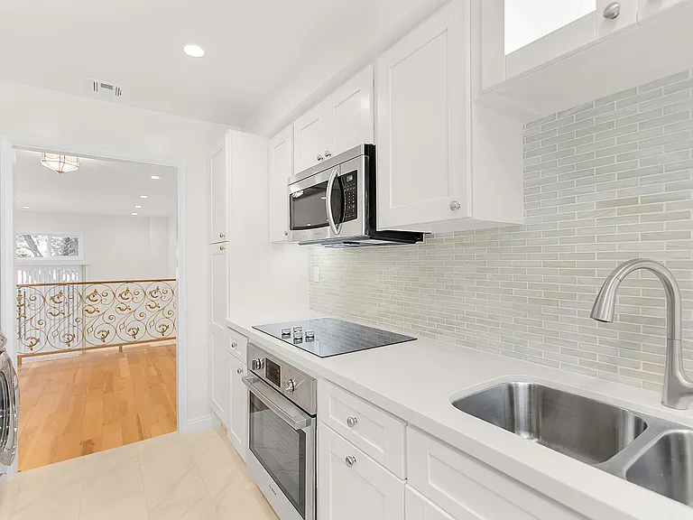 1745 Selby Ave #20 — Photo 15