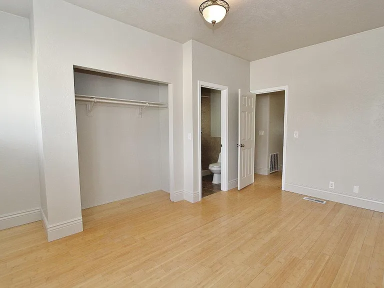 616 9th Ave S — Photo 12