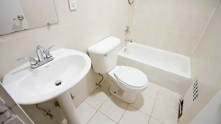 Rented by Nooklyn NYC LLC | media 16