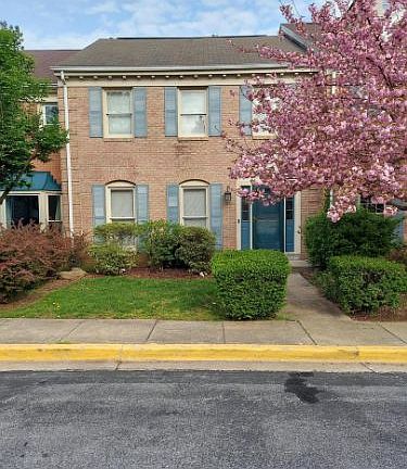 3rd image of 7433 Crestberry Ln