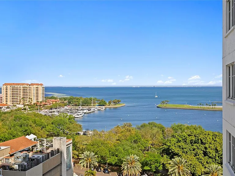 300 Beach Dr NE #1201 — Photo 41