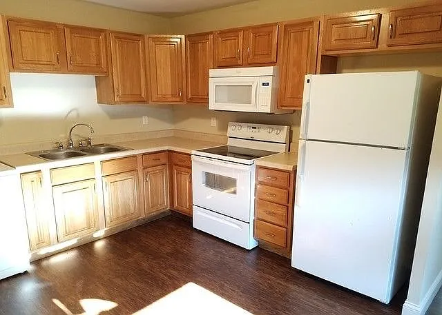 1309 Westfield Dr photo 1