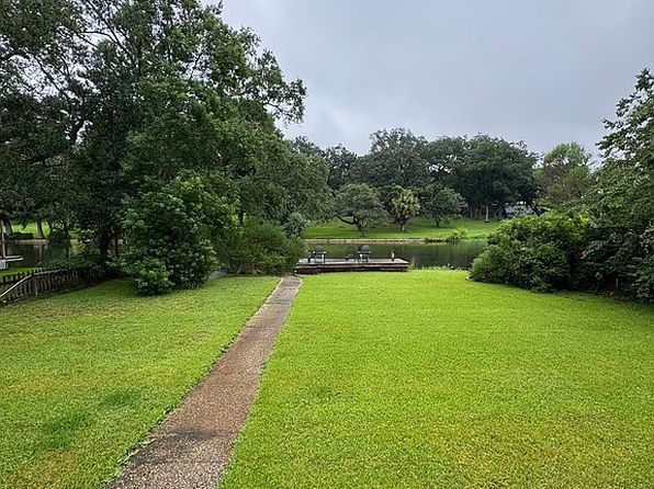 3290 Bayou Dr