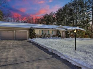 21 Oxen Hill Rd, Trumbull, CT 06611