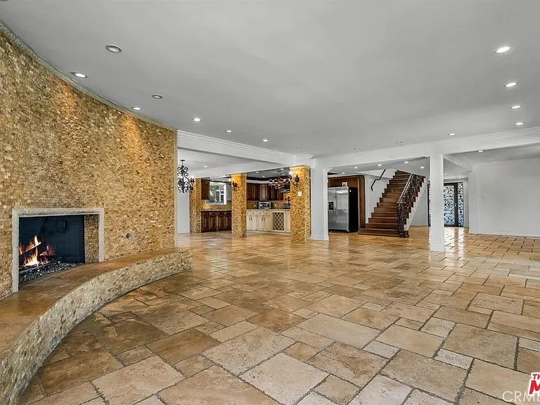3446 Alginet Dr — Photo 8