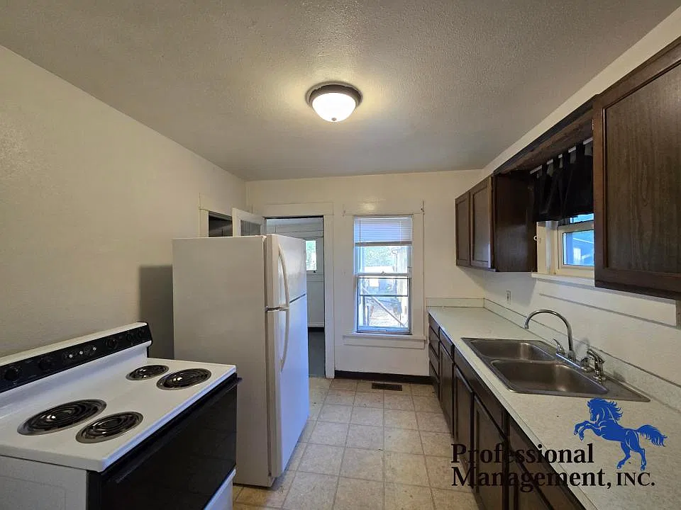 2 bed, 1.0 bath, $1,495 — Photo 4