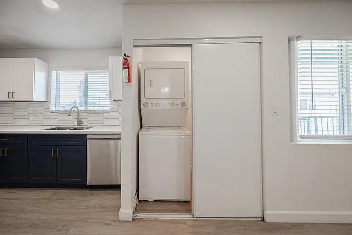 719 N 12th Ave #4 — Photo 18