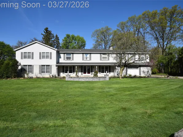 5100 Kings Gate Way, Bloomfield Hills, MI 48302