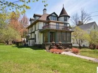 2322 Roslyn Ave, Duluth, MN 55803