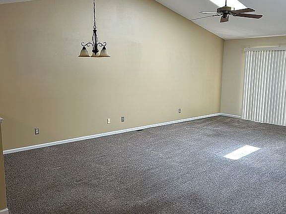 4th image of 372 Glenallyn Dr