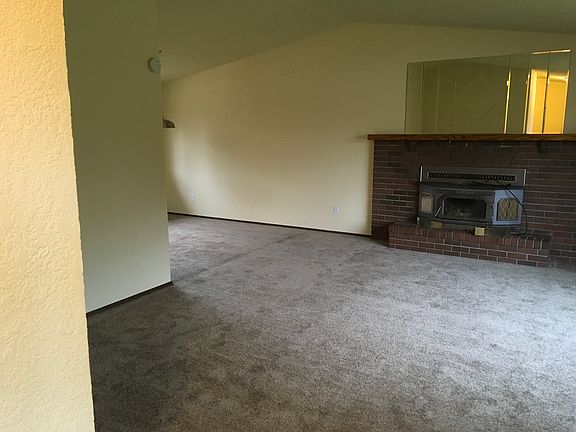 4th image of 14901 15th Avenue Ct E