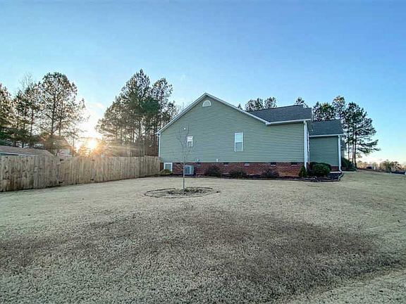 5th image of 42 Sequoia Dr
