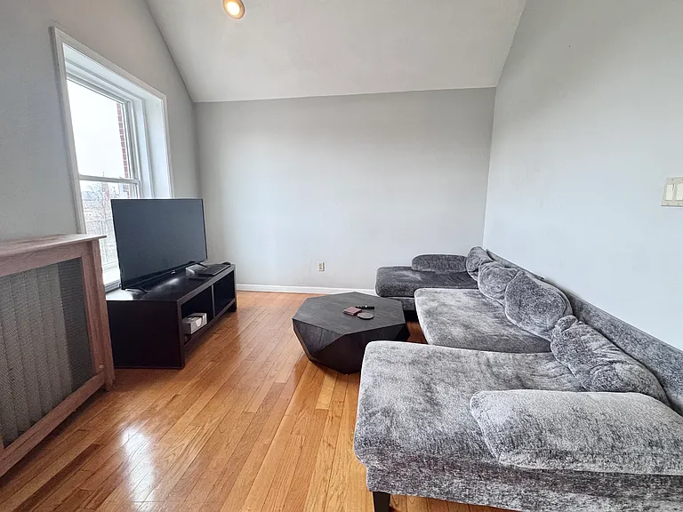 154 Harvard St #7A — Photo 3