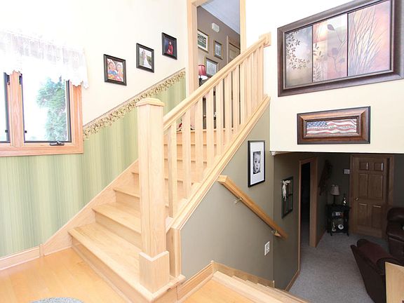 2nd image of 1904 Rachel Dr NE