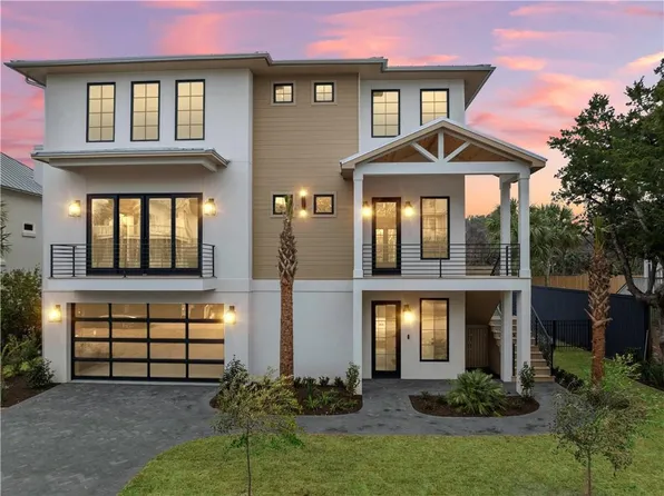116 Compass Point Dr, Saint Simons Island, GA 31522