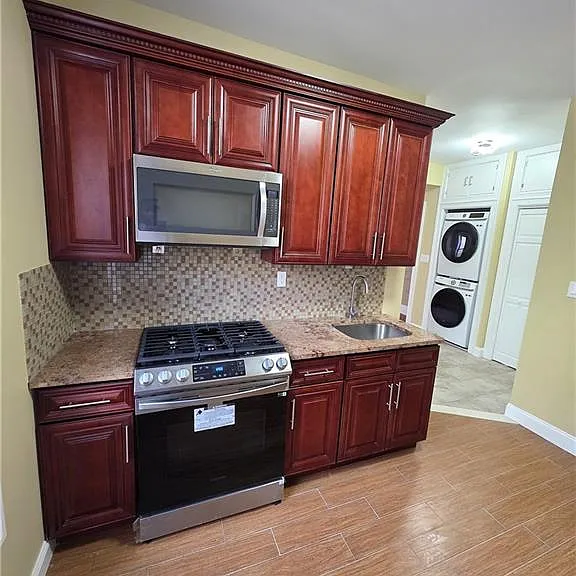316 E 94th St #2R — Photo 1