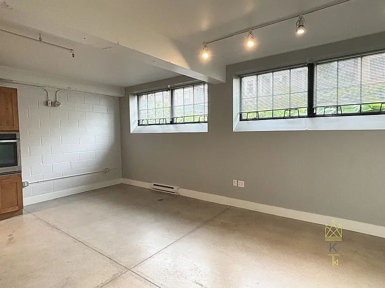 20-26 Sunnyside St #4 — Photo 3