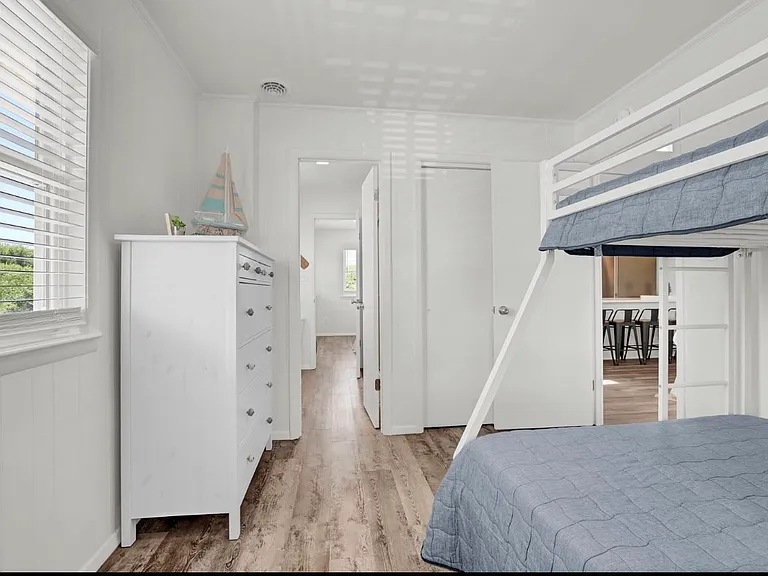 1027 S Shore Dr — Photo 9