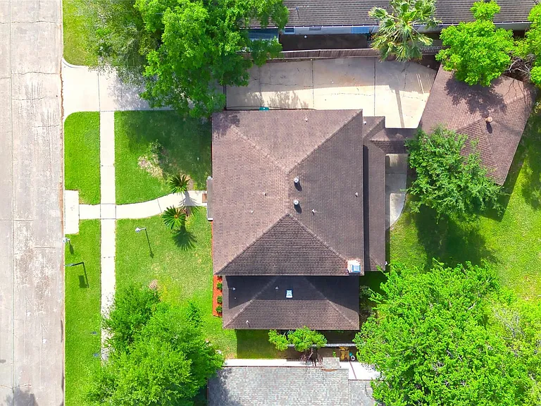 7914 Oakington Dr — Photo 33