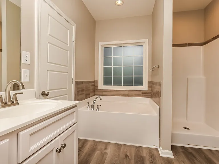 708 Mitscher Dr — Photo 8