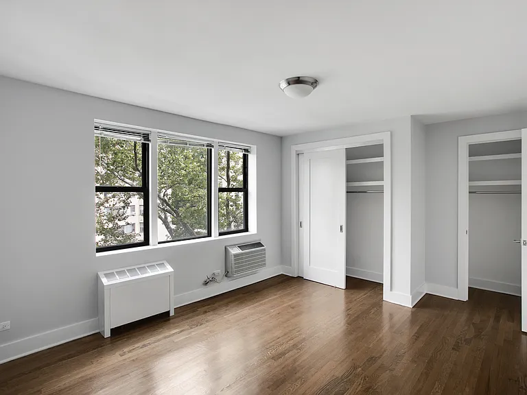 2400 Webb Ave #7K — Photo 5
