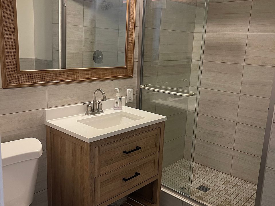 1st image of 3158 Gladys Ave