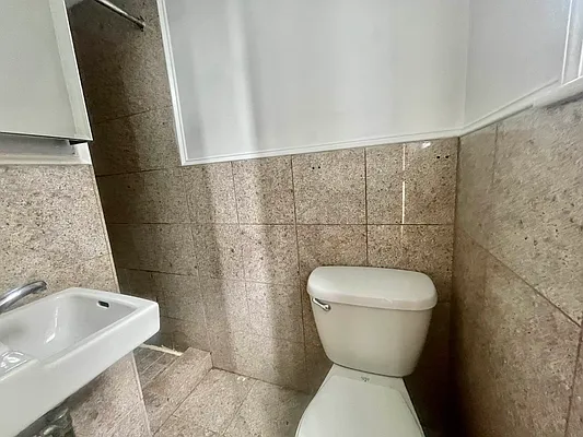 Rented by J PRESTON AND ASSOCIATES INC | media 10