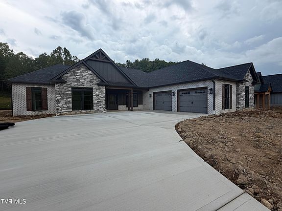 2nd image of 1426 Hairetown Rd