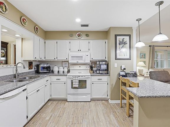 5th image of 710 SW 77th Ter