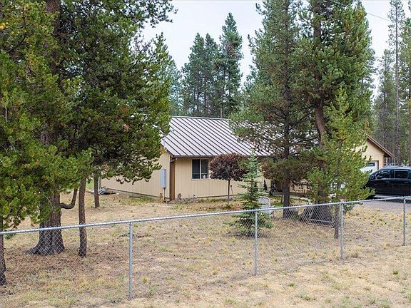3rd image of 54690 Pinewood Ave