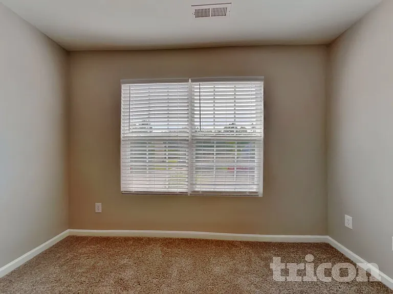 2048 Lauren Woods Dr — Photo 17