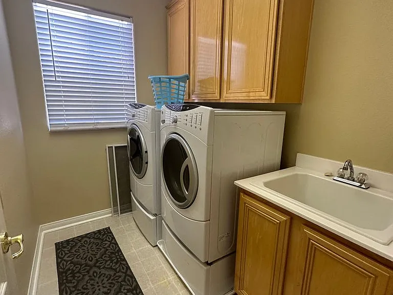 1031 Belle River Ct — Photo 17