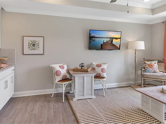 5th image of 2 Summerwood Rd N