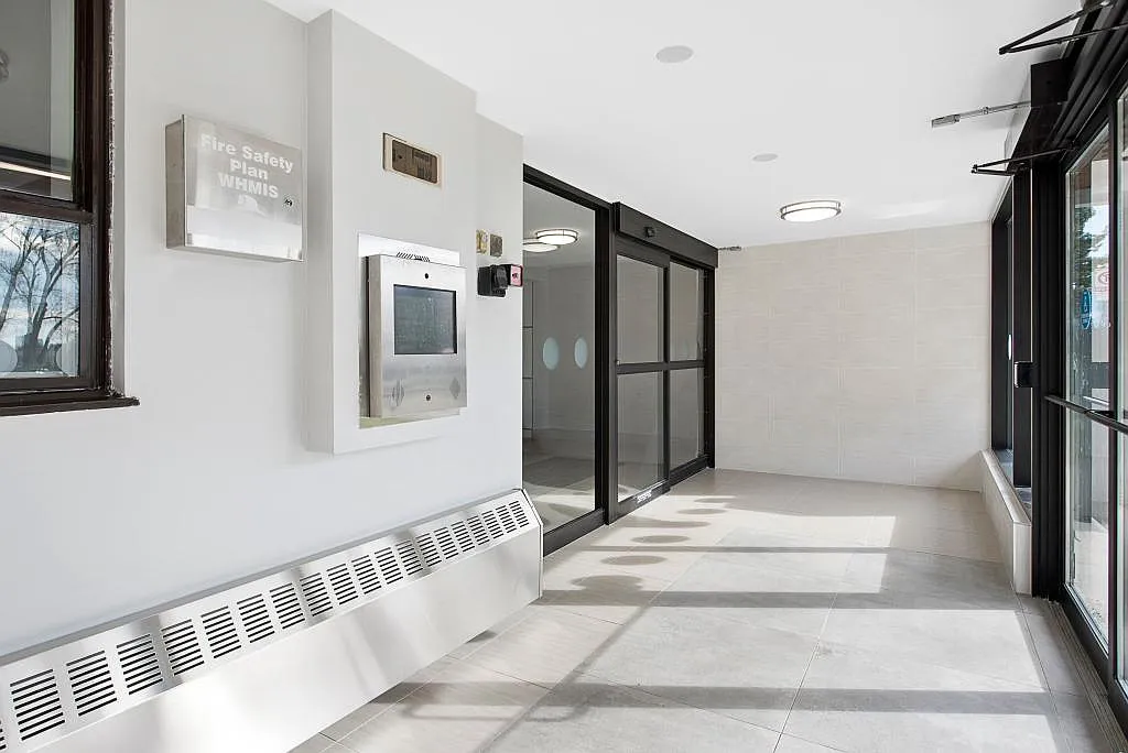 1475 Bloor Street — Photo 3