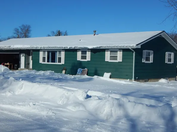 702 Pioneer Avenue, Waupun, WI 53963