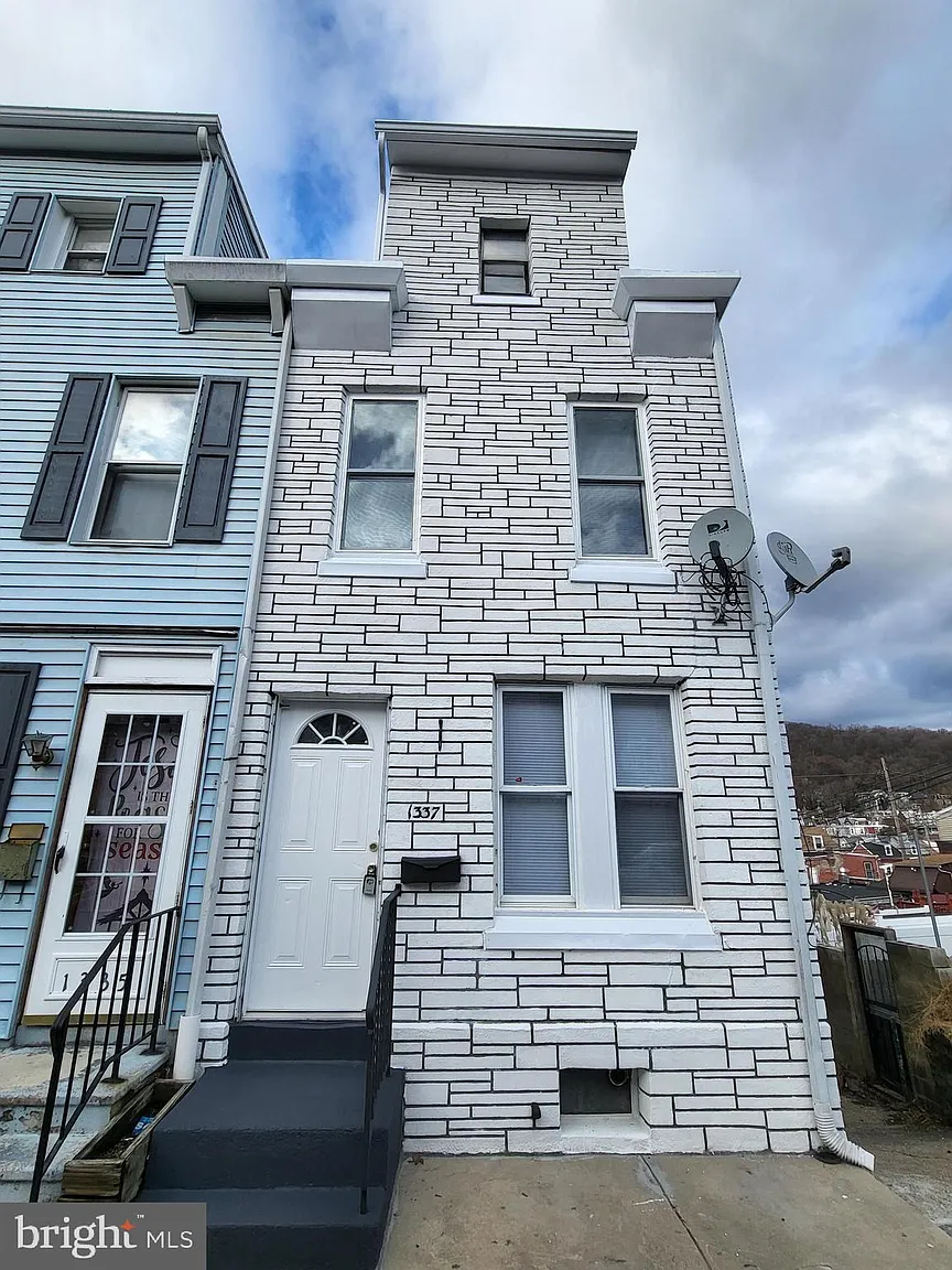1337 Kenney St photo 1