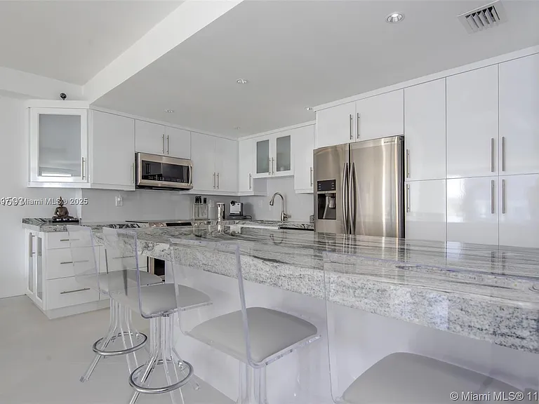 19390 Collins Ave #1121 — Photo 5